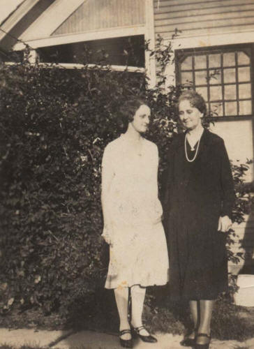 Florence & Matilda Freestone